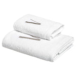 CAPITAL Set Asciugamani in spugna 530gr con ricamo monogram | Domus Zone - DomusZone