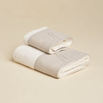 LEONARDO Set Asciugamani in spugna 430gr e Lino con ricamo monogram | Domus Zone - DomusZone
