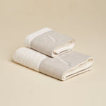 LEONARDO Set Asciugamani in spugna 430gr e Lino con ricamo monogram | Domus Zone - DomusZone