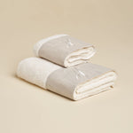 LEONARDO Set Asciugamani in spugna 430gr e Lino con ricamo monogram | Domus Zone - DomusZone
