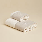 LEONARDO Set Asciugamani in spugna 430gr e Lino con ricamo monogram | Domus Zone - DomusZone