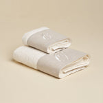LEONARDO Set Asciugamani in spugna 430gr e Lino con ricamo monogram | Domus Zone - DomusZone
