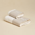 LEONARDO Set Asciugamani in spugna 430gr e Lino con ricamo monogram | Domus Zone - DomusZone