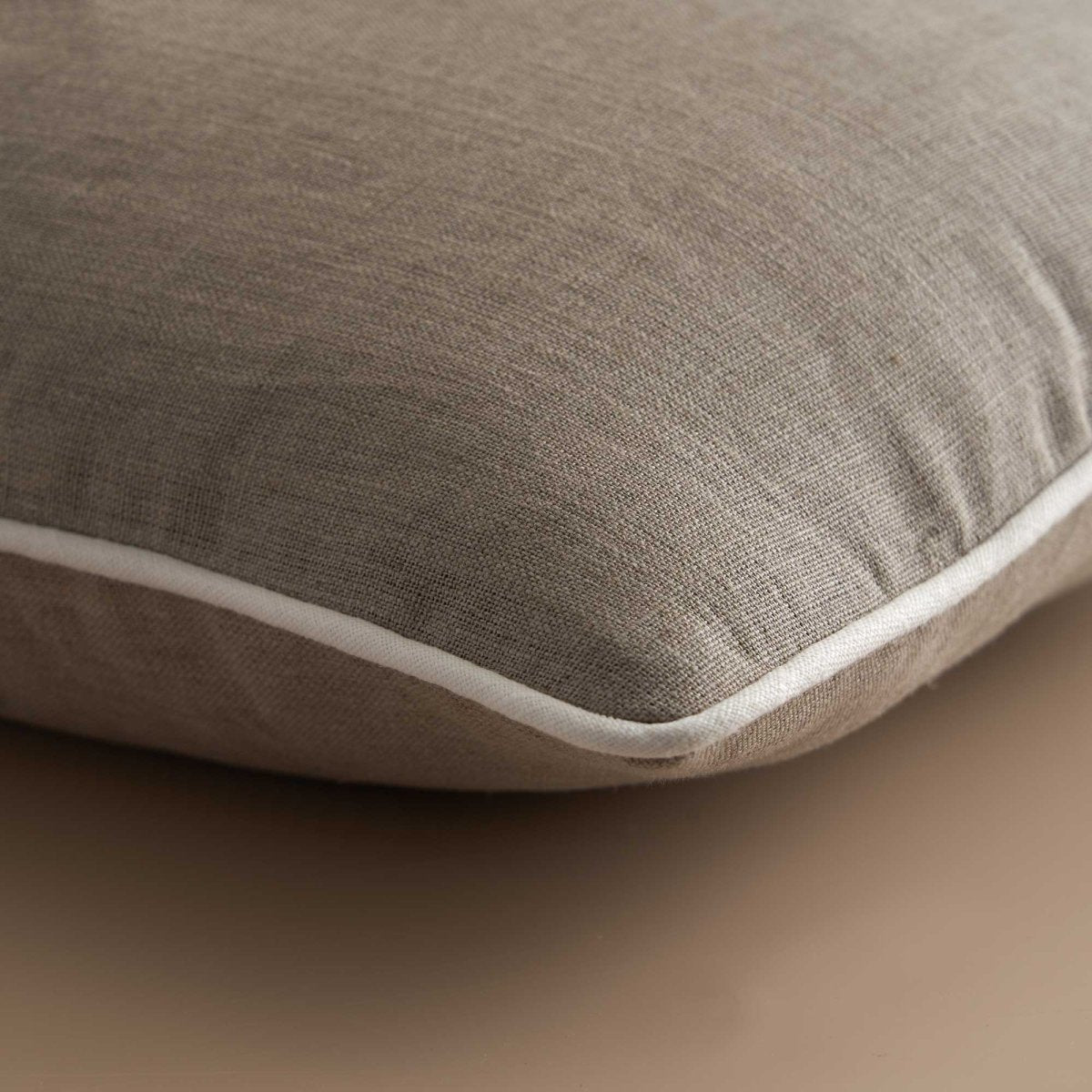 MILOS Cuscino Arredo in Lino con Ricamo Ancora | Domus Zone - DomusZone