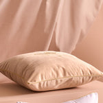 VELVET Cuscino arredo in Velluto con ricamo Monogram |Domus Zone - DomusZone