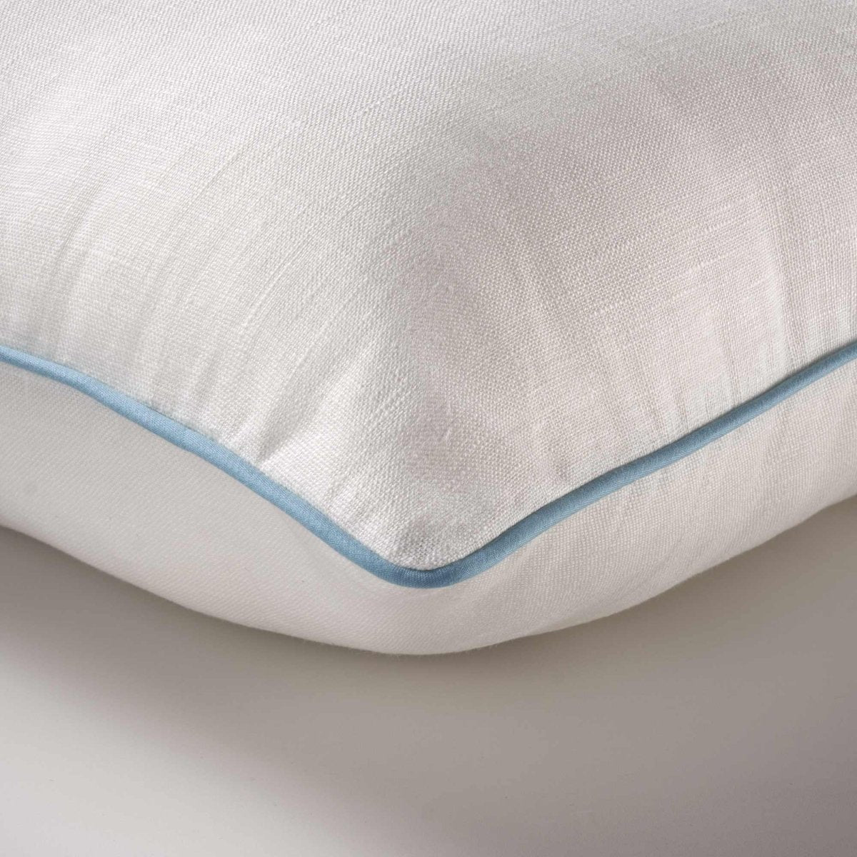ZANTE Cuscino Arredo in Lino con Ricamo Corallo | Domus Zone - DomusZone